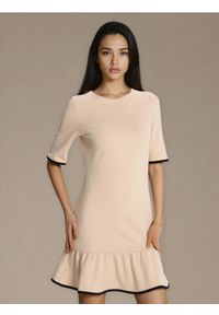 Sinsay - Sukienka mini z kontrastującą lamówką z wiskozą - kremowy. Kolor: kremowy. Materiał: wiskoza. Długość: mini #1