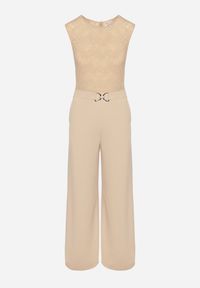 Born2be - Jasnobeżowy Kombinezon bez Rękawów z Metaliczną Ozdobą i Prostymi Nogawkami Karivalle. Okazja: na co dzień. Kolor: beżowy. Długość rękawa: bez rękawów. Wzór: aplikacja. Styl: casual, elegancki, klasyczny #7
