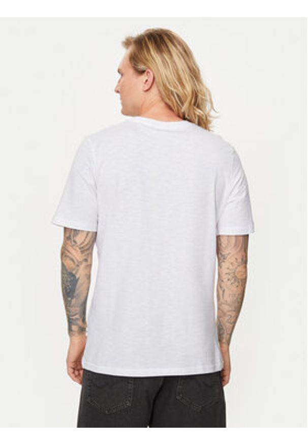 Jack & Jones - Jack&Jones T-Shirt Joraruba 12255452 Biały Standard Fit. Kolor: biały. Materiał: bawełna