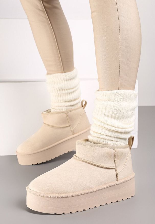 Born2be - Beżowe Ocieplone Śniegowce Wsuwane na Platformie Meralyn. Okazja: na co dzień. Zapięcie: bez zapięcia. Kolor: beżowy. Materiał: jeans, wełna. Obcas: na platformie. Styl: elegancki, klasyczny, casual