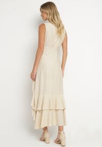 Born2be - Ciemnobeżowa Rozkloszowana Sukienka z Wiskozą o Asymetrycznym Kroju Dolorissa. Okazja: na spacer, na co dzień. Kolor: beżowy. Materiał: wiskoza. Typ sukienki: asymetryczne. Styl: casual #3