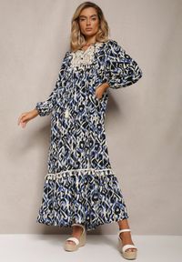 Renee - Granatowo-Niebieska Sukienka Rozkloszowana Maxi z Falbanką Maruerilla. Kolor: niebieski. Materiał: tkanina. Długość: maxi
