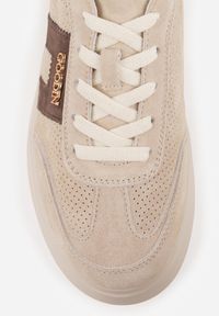 Born2be - Beżowe Skórzane Sneakersy na Grubej Podeszwie Zdobione Drobną Perforacją Serinatea. Okazja: na co dzień. Kolor: beżowy. Materiał: skóra. Wzór: aplikacja #8