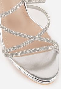 Renee - Srebrne Sandały VICES na Szpilce z Cyrkoniowymi Paskami Bornome. Okazja: na imprezę. Zapięcie: pasek. Kolor: srebrny. Wzór: paski. Obcas: na szpilce. Styl: elegancki #3