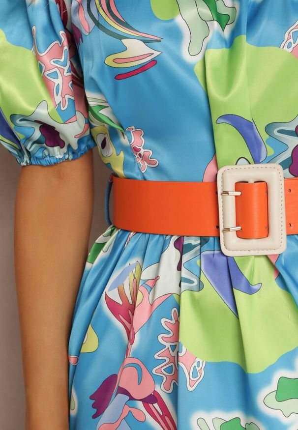 Renee - Niebieska Sukienka Satynowa Aikythia. Kolor: niebieski. Materiał: satyna. Długość rękawa: krótki rękaw. Wzór: nadruk, kolorowy. Długość: mini