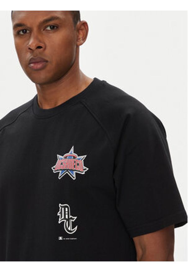 DC T-Shirt ADYKT03256 Czarny Regular Fit. Kolor: czarny. Materiał: bawełna