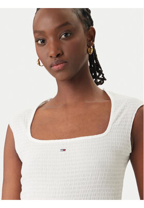 Tommy Jeans Top Smock Seersucker DW0DW22220 Biały Slim Fit. Kolor: biały. Materiał: syntetyk