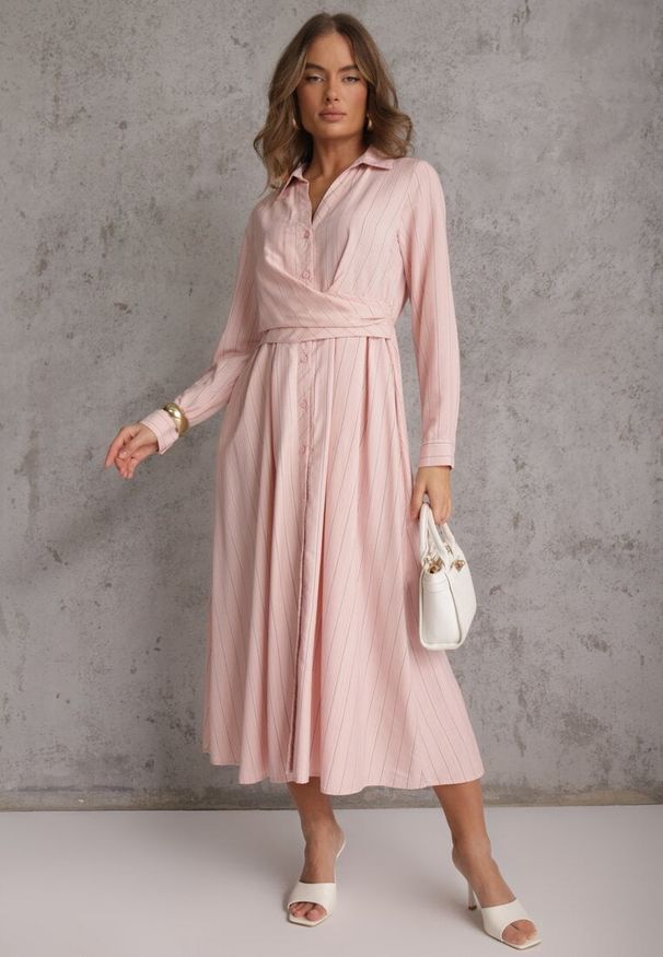 Renee - Różowa Wiskozowa Sukienka o Koszulowym Kroju z Marszczoną Talią Abilera. Okazja: na co dzień. Kolor: różowy. Materiał: wiskoza. Wzór: paski. Typ sukienki: koszulowe. Styl: casual, elegancki, klasyczny