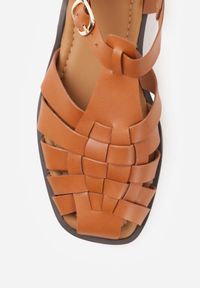 Born2be - Jasnobrązowe Sandały VICES z Przeplatanymi Paskami i Kwadratowym Noskiem Assadah. Okazja: na co dzień. Zapięcie: pasek. Kolor: brązowy. Materiał: jeans, koronka. Styl: casual, klasyczny, elegancki #4