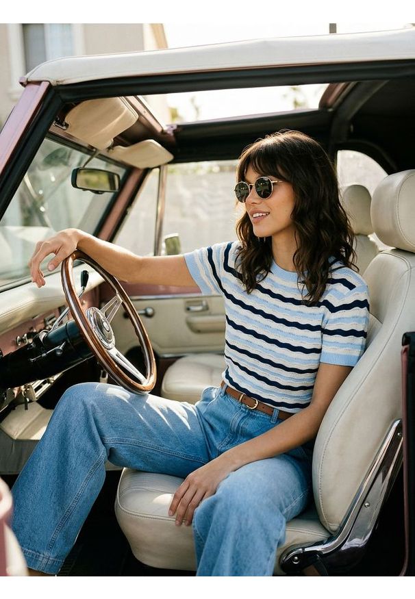 Sinsay - Swetrowa bluzka z krótkim rękawem - granatowy. Kolor: niebieski. Długość rękawa: krótki rękaw. Długość: krótkie