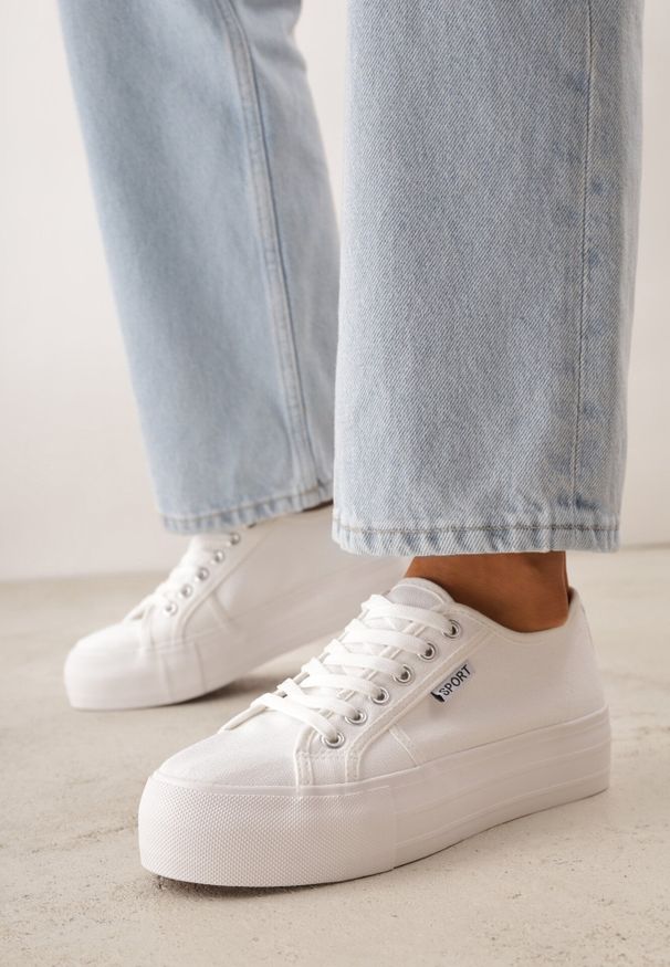 Born2be - Białe Klasyczne Trampki VICES w Stylu Basic Riovanna. Okazja: na co dzień. Kolor: biały. Materiał: jeans. Szerokość cholewki: normalna. Styl: klasyczny