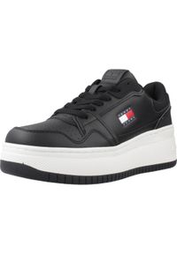 TOMMY HILFIGER - Buty TOMMY JEANS TJW RETRO BASKET FLATFOR Czarny. Kolor: czarny. Materiał: jeans. Styl: retro #1