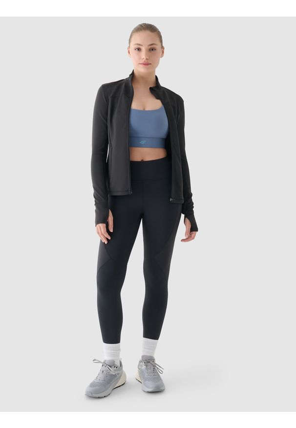 4f - 4F Bluza treningowa slim szybkoschnąca damska - szara XL. Typ kołnierza: bez kaptura, kołnierzyk stójkowy. Kolor: szary. Materiał: włókno, elastan, dzianina, prążkowany, materiał, syntetyk. Wzór: jednolity, prążki. Styl: sportowy. Sport: fitness