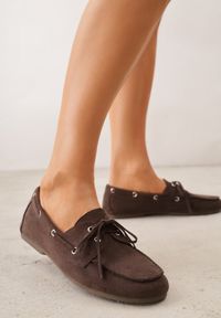 Renee - Ciemnobrązowe Mokasyny VICES z Wkładką ze Skóry Naturalnej ze Sznurowaniem Nairis. Nosek buta: okrągły. Zapięcie: sznurówki. Kolor: brązowy. Materiał: skóra. Obcas: na obcasie. Wysokość obcasa: niski #1