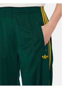 Adidas - adidas Spodnie dresowe adicolor Classic Firebird JP2314 Zielony Loose Fit. Kolor: zielony. Materiał: syntetyk #5