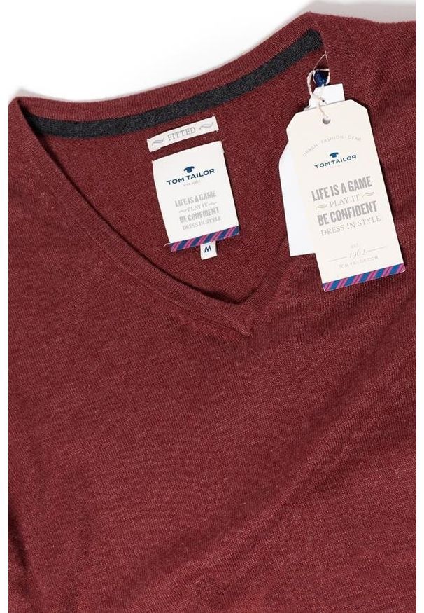 Tom Tailor - MĘSKI SWETER TOM TAILOR V-NECK WITH RIB DETAILS BURGUNDY DARK RED 3018534.00.15 COL. 4499. Okazja: na co dzień. Materiał: materiał. Wzór: jednolity. Styl: elegancki, casual
