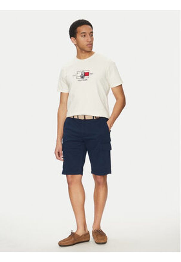 TOMMY HILFIGER - Tommy Hilfiger Szorty materiałowe John MW0MW31244 Granatowy Regular Fit. Kolor: niebieski. Materiał: bawełna