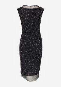 Renee - Czarna Dopasowana Sukienka w Groszki z Dekoltem Łódką Jennirina. Typ kołnierza: dekolt w łódkę. Kolor: czarny. Wzór: grochy. Typ sukienki: dopasowane. Styl: retro. Długość: mini #4