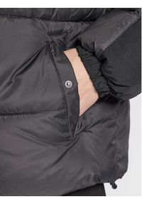 Tommy Jeans Kurtka puchowa Tonal Badge DM0DM15121 Czarny Regular Fit. Kolor: czarny. Materiał: puch, syntetyk #5