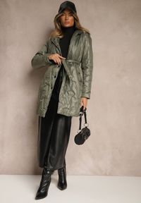 Renee - Zielona Pikowana Kurtka z Kapturem i Wiązanym Paskiem Elladie. Okazja: na co dzień. Typ kołnierza: kaptur. Kolor: zielony. Materiał: jeans, dzianina. Styl: casual #5