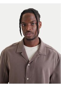 Calvin Klein Koszula LV04LF114G Brązowy Relaxed Fit. Kolor: brązowy. Materiał: syntetyk #2