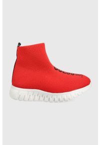 Guess sneakersy dziecięce kolor czerwony. Nosek buta: okrągły. Kolor: czerwony. Szerokość cholewki: normalna