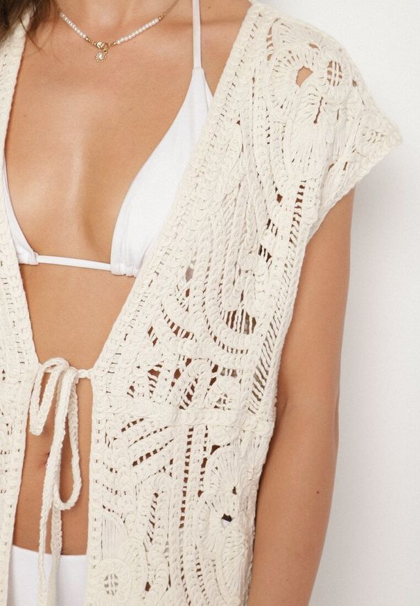 Born2be - Beżowy Ażurowy Kardigan Narzutka z Bawełny Hallosea. Okazja: na co dzień. Kolor: beżowy. Materiał: bawełna. Długość rękawa: na ramiączkach. Wzór: ażurowy. Styl: casual, elegancki