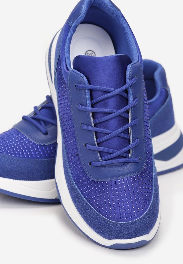 Born2be - Niebieskie Sneakersy z Cyrkoniami na Cholewce Diselva. Kolor: niebieski. Szerokość cholewki: normalna