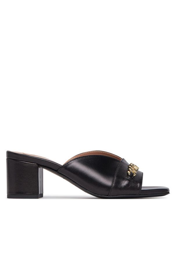 Love Moschino - LOVE MOSCHINO Klapki JA28475G0MIE0000 Czarny. Kolor: czarny. Materiał: skóra