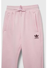 adidas Originals dres dziecięcy kolor różowy. Kolor: różowy. Materiał: dresówka #4