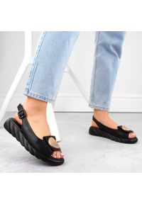 Skórzane sandały damskie komfortowe na platformie czarne Artiker 52C1630. Kolor: czarny. Materiał: skóra. Obcas: na platformie #4
