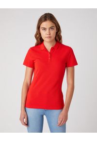 Wrangler - DAMSKI T-SHIRT WRANGLER POLO FLAME RED W7Q1-K4-R06. Typ kołnierza: polo