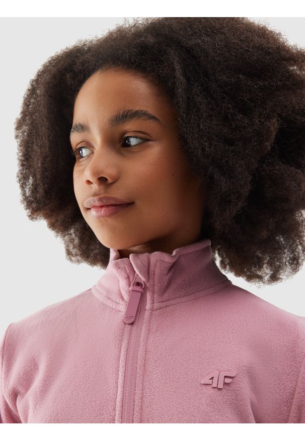 4f - 4F Polar ze stójką regular dziewczęcy - różowy 140 (9-10 lat). Typ kołnierza: kołnierzyk stójkowy. Kolor: różowy. Materiał: polar. Sezon: lato. Sport: turystyka piesza, wspinaczka, snowboard, narciarstwo