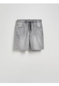 Reserved - Jeansowe szorty jogger - jasnoszary. Kolor: szary. Materiał: jeans #1