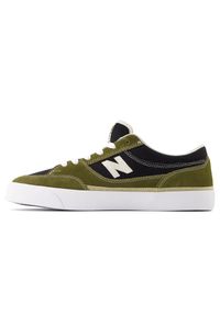 Buty męskie New Balance Numeric NM417LBN – zielone. Kolor: zielony. Materiał: guma, dresówka, materiał, syntetyk. Szerokość cholewki: normalna. Wzór: nadruk #4