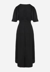 Born2be - Czarna Koktajlowa Sukienka Vices o Asymetrycznym Kroju z Falbanką Finexia. Okazja: na ślub cywilny, na wesele, na imprezę. Kolor: czarny. Wzór: aplikacja. Typ sukienki: asymetryczne. Styl: wizytowy #7