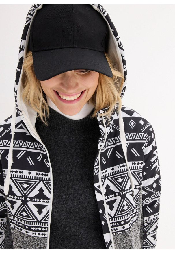 bonprix - Bluza rozpinana ciążowa z polaru, z wstawką na nosidełko. Kolekcja: moda ciążowa. Kolor: czarny. Materiał: polar