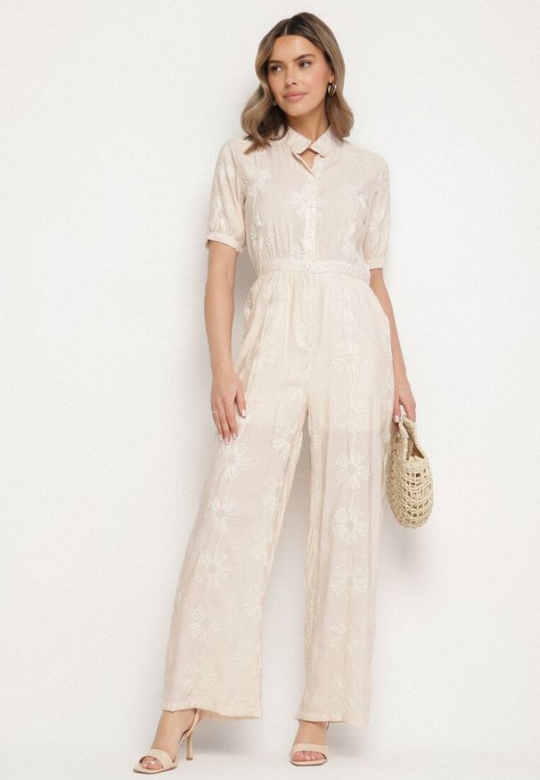 Born2be - Beżowy Wiskozowy Kombinezon o Koszulowym Kroju z Krótkim Rękawem i Kieszeniami Milaviela. Okazja: na co dzień. Kolor: beżowy. Materiał: wiskoza. Długość rękawa: krótki rękaw. Długość: krótkie. Styl: klasyczny, casual, elegancki