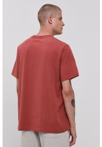 Levi's® - Levi's T-shirt bawełniany kolor czerwony z nadrukiem 16143.0318-Reds. Okazja: na spotkanie biznesowe. Kolor: czerwony. Materiał: bawełna. Wzór: nadruk. Styl: biznesowy #4