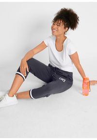 bonprix - Spodnie joggingowe 3/4 z mieszanki bawełny. Kolor: niebieski. Materiał: bawełna, materiał. Styl: sportowy #2