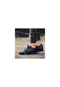 Buty do chodzenia męskie Reebok Classic Leather. Zapięcie: sznurówki. Kolor: wielokolorowy, czarny. Materiał: materiał, skóra, syntetyk. Szerokość cholewki: normalna. Model: Reebok Classic. Sport: turystyka piesza