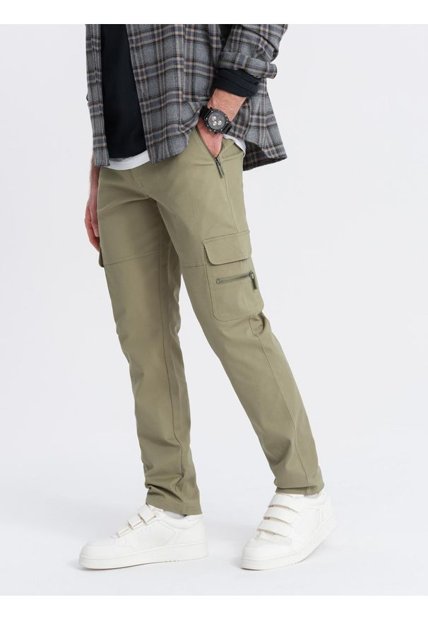Ombre Clothing - Męskie spodnie cargo STRAIGHT LEG z kieszeniami zapinanymi na zamek – oliwkowe V2 - Rozmiar: XL. Kolor: oliwkowy. Materiał: bawełna, elastan, materiał. Styl: elegancki