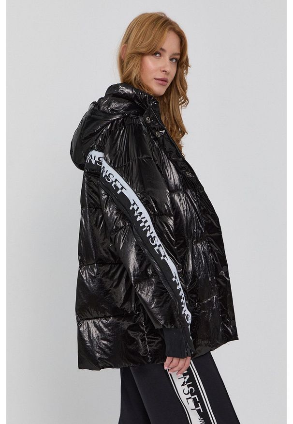 TwinSet - Twinset Kurtka damska kolor czarny zimowa. Okazja: na co dzień. Kolor: czarny. Sezon: zima. Styl: casual