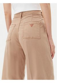 Guess Jeansy W5GA1Y WH7B1 Brązowy Wide Leg. Kolor: brązowy