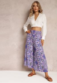 Renee - Fioletowe Szerokie Spodnie w Fantazyjny Print o Długości 7/8 Saru. Stan: podwyższony. Kolor: fioletowy. Materiał: wiskoza, tkanina. Wzór: nadruk #7