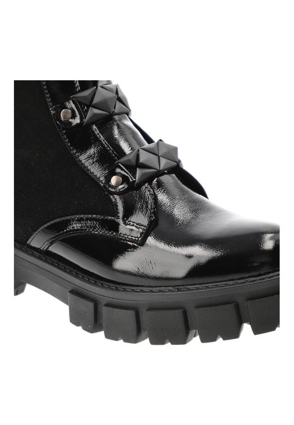 Czarne Botki Karino Damskie Modne Obuwie Jesienne. Kolor: czarny. Materiał: jeans, lakier, skóra. Sezon: jesień. Styl: rockowy