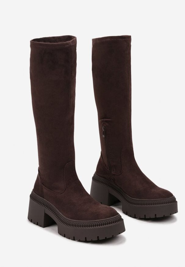 Born2be - Brązowe Dopasowane Kozaki na Grubej Podeszwie ze Skarpetkową Cholewką Hanilinn. Okazja: na co dzień. Kolor: brązowy. Materiał: jeans. Szerokość cholewki: normalna. Styl: elegancki, casual