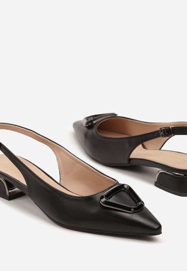 Renee - Czarne Sandały Vices Typu Slingback na Niskim Obcasie ze Skórzaną Wkładką Geometryczną Ozdobą Lilienia. Zapięcie: sprzączka. Kolor: czarny. Materiał: skóra. Wzór: aplikacja, geometria. Obcas: na obcasie. Styl: elegancki. Wysokość obcasa: niski