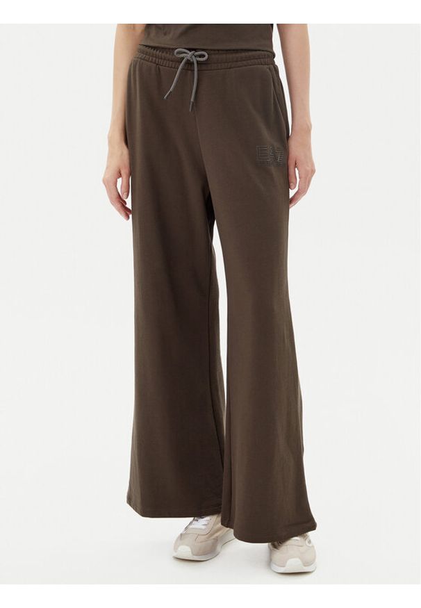 EA7 Emporio Armani Spodnie dresowe 7W000106 AF12473 U6139 Brązowy Loose Fit. Kolor: brązowy. Materiał: bawełna