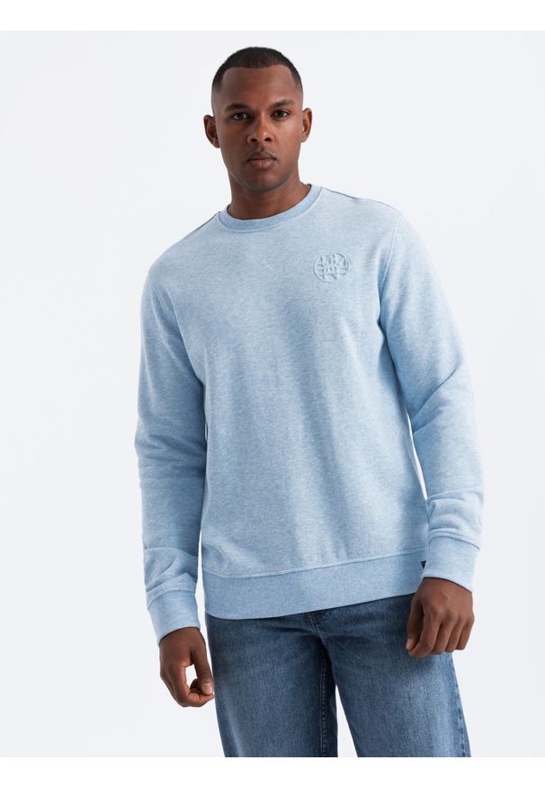 Ombre Clothing - Melanżowa męska dresowa bluza z wyszywanym logotypem – błękitna V3 OM-SSNZ-0163 - XXL. Okazja: na co dzień. Kolor: niebieski. Materiał: dresówka. Wzór: melanż. Styl: elegancki, casual